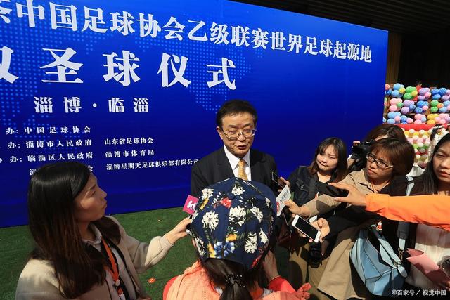 突发！布伦森被撞到膝盖 已返回更衣室